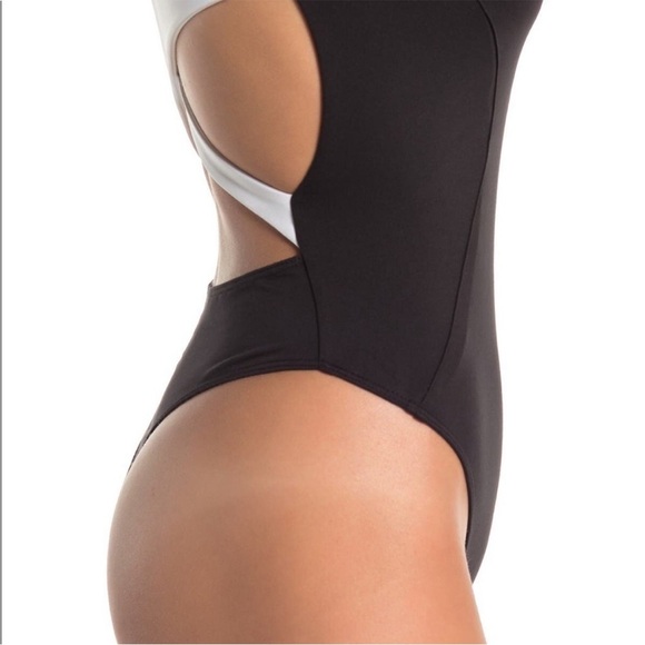 NWT! Good American Color Block Bodysuit - Picture 12 of 12